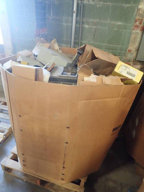 lot 678 image: Large Pallet of Breaker Boxes, Fuse Panels, and More