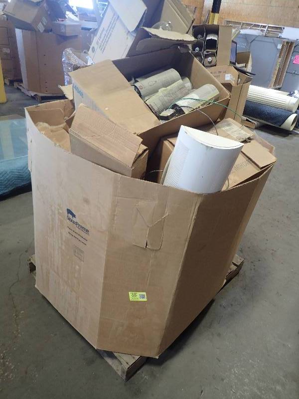 lot 695 image: Pallet of Misc Florescent Lighting, Fixtures, and more