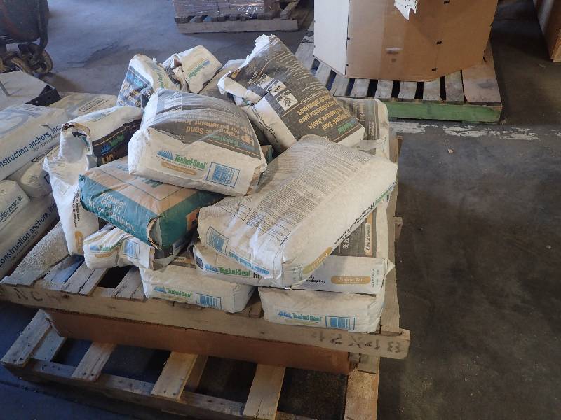lot 715 image: Large Pallet Hp Polymeric Sand Compound