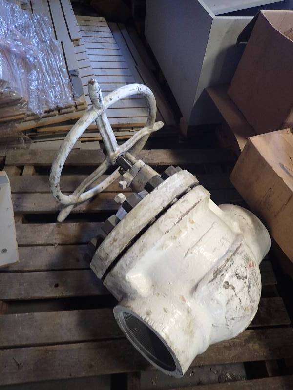 lot 738 image: Heavy Duty Water Tight Shut Off Valve