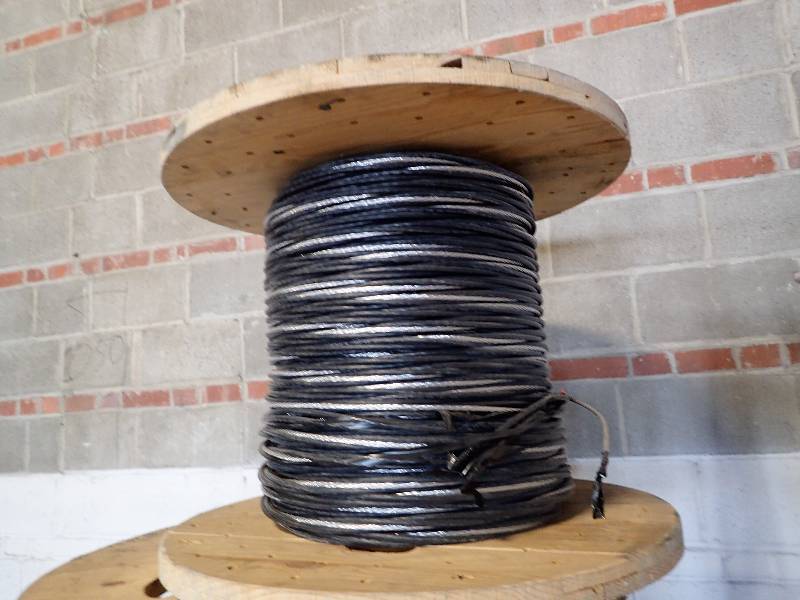 lot 746 image: Large Spool of Heavy Duty 600v XLPE Pvc Cable