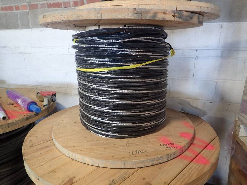 lot 747 image: Large Spool of Heavy Duty 600v XLPE Pvc Cable