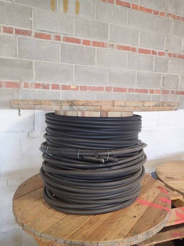 lot 749 image: Large Spool of Heavy Duty Utilty General Electric Cable