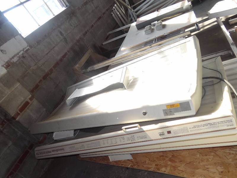lot 2422 image: SonnenBraune Wolff System 728 Tanning Bed