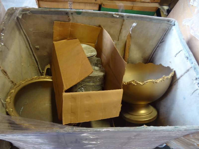 lot 2426 image: Lot of Apetizer Plates, Chafing Dishes, and More