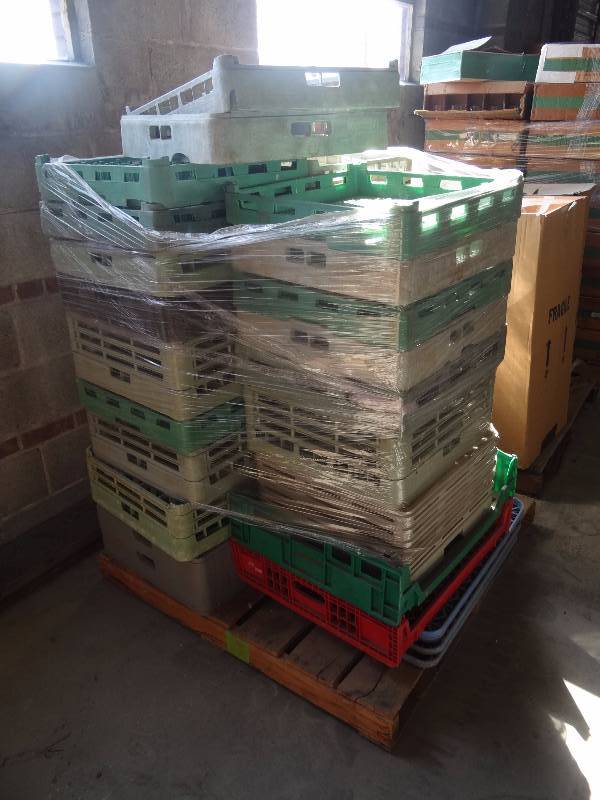 lot 2428 image: Large Pallet of Misc. Dish Racks