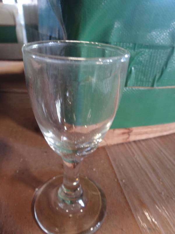 lot 2434 image: Large Pallet Of Misc. Glassware