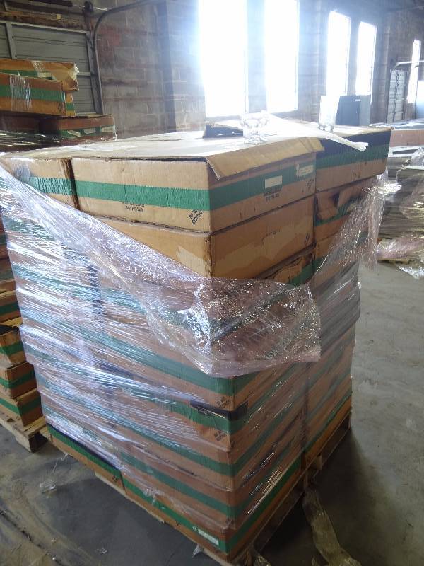 lot 2435 image: Large Pallet Of Misc. Glassware