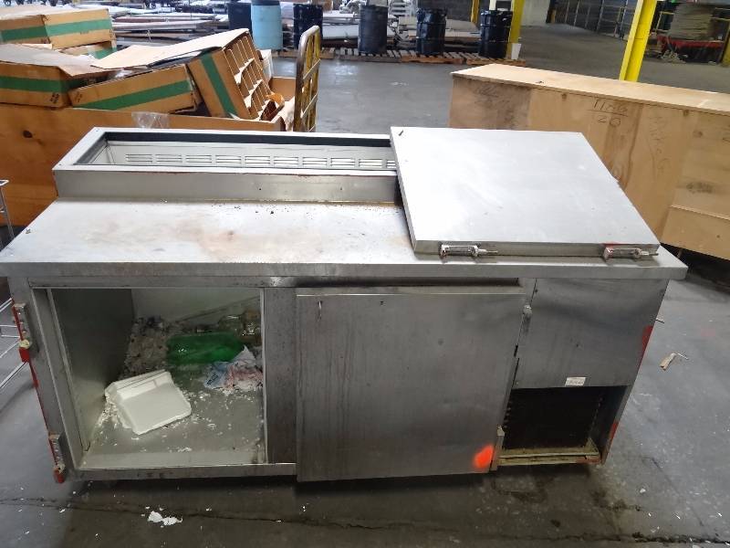 lot 253 image: 67 Beverage Air PizzaDeli Prep Table