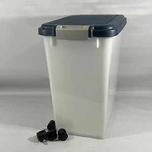 lot 14995 image: IRIS 8Pcs Storage Container (Cracked Pcs , Black )