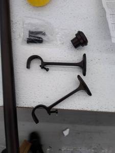 lot 6607 image: curtain rod up to 76 brand unknown