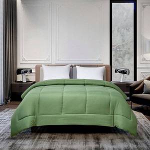 lot 6879 image: Reversible Down Alternative Comforter,Twin