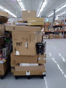 lot 9536 image: Pallet of miscellaneous items