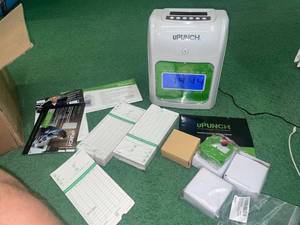 lot 1276 image: Upunch time clock works, just clocked in and out on time card to show.