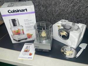 lot 1290 image: Nice Cuisinart 11 cup Food Processor Works
