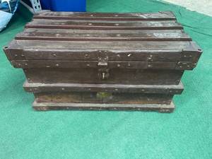lot 1308 image: Very unique heavy trunk