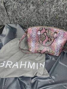 lot 1332 image: Nice Brahmin purse croc embedded leather