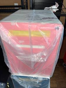 lot 1365 image: Brand new 3 drawer metal cabinet with wheels