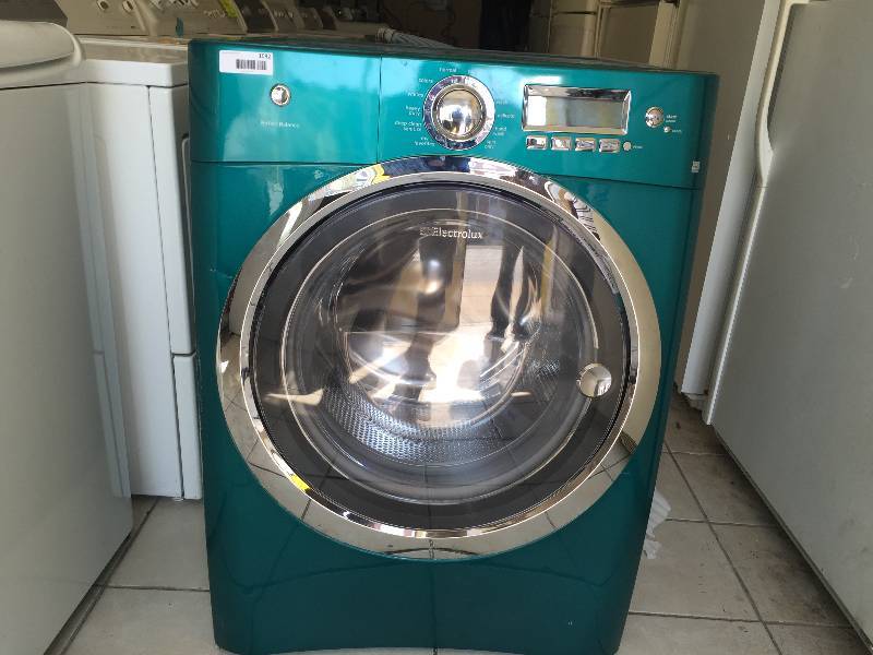 lot 1082 image: Electrolux EWFLW65HT  27 Inch Front-Load Washer