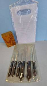 lot 32645 image: Set of 6 Knives, Cutting Board & Knife Holder