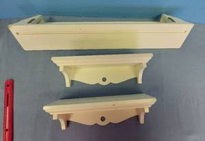 lot 32652 image: Set of 3 small Shelves, White