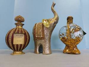 lot 32660 image: Beautiful Indian Elephant, Bottle Frame, Oil Lamp Decor