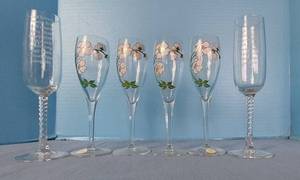 lot 32680 image: 6 Champagne Flutes