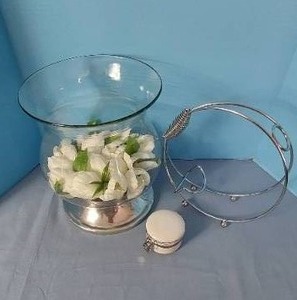 lot 32683 image: Metal win Rack, Large Glass Vase wMetal base