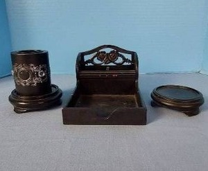 lot 32686 image: Notepadpen Holder, Coasters & Candle Holder