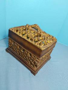 lot 32698 image: Unique, Heavy Decor Box