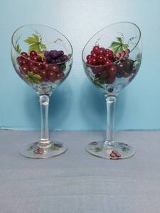 lot 32701 image: Wine Decor Glasses, Unusual