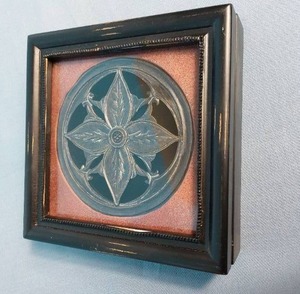 lot 32707 image: Pretty Design Box