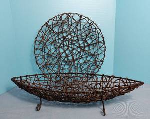 lot 32708 image: Very Nice Metal & Vine Baskets