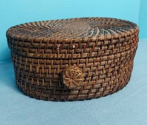 lot 32709 image: Basket with Lid