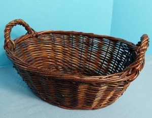 lot 32711 image: Grandmas Wicker Basket, Medium Size