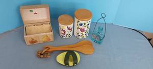 lot 32723 image: Kitchen Lot