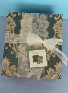 lot 32724 image: Photo Album Gift Set, 2 Albums