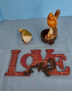 lot 32727 image: Lovin Birds