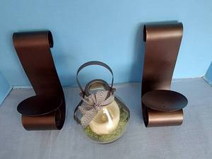 lot 32733 image: Designer Candle Decor