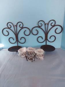 lot 32741 image: 4 Jamestown Votives & 2 Candle Display Holders