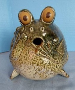 lot 32749 image: Funny Face Frog, 3rd of 3