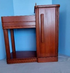 lot 32761 image: Art Deco End Table