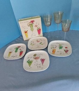 lot 32766 image: Island Cocktails set of 4 Cocktail Plates