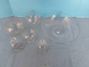 lot 32780 image: 6 Gold Wrapped Glass Pieces