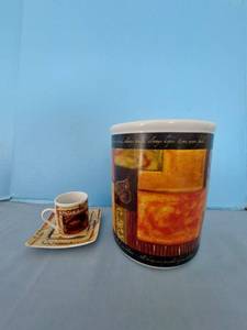 lot 327183 image: Small Coffee Cup & Saucer, Really cool Canistervase
