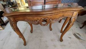 lot 327187 image: Hall Table Matches Lot 327185 & 327186