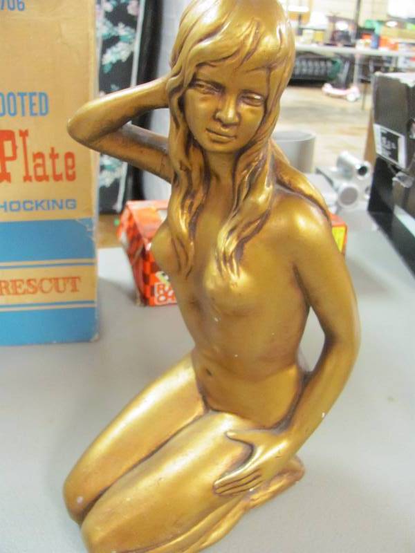 Gold Naked