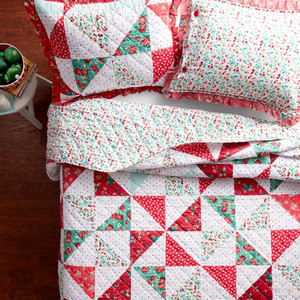 lot 3110 image: The Pioneer Woman Holiday Pinwheel 3-Piece Quilt Set, FullQueen