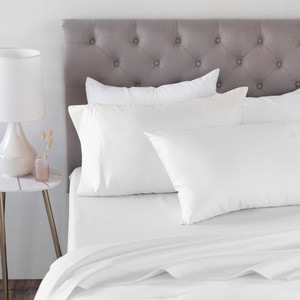 lot 3127 image: Hotel Style 600 Thread Count 100% Egyptian Cotton Sateen Solid Print Bed Sheet Set, King, Arctic White, 4 Piece