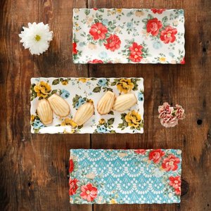 lot 3142 image: The Pioneer Woman Floral Medley 3-Piece Serving Platters